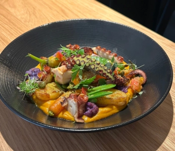 image of signature dish (for a fine dining restaurant)